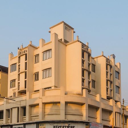 Oyo 13089 Hotel Gold Crest นาวีมุมไบ ภายนอก รูปภาพ