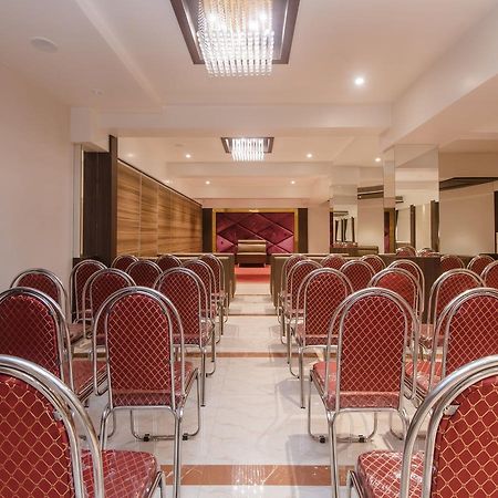 Oyo 13089 Hotel Gold Crest นาวีมุมไบ ภายนอก รูปภาพ