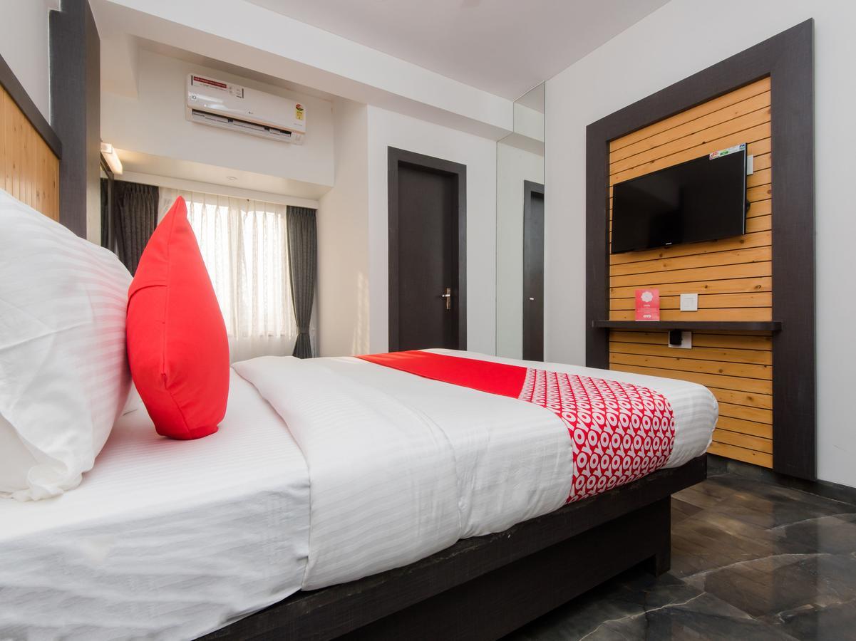 Oyo 13089 Hotel Gold Crest นาวีมุมไบ ภายนอก รูปภาพ